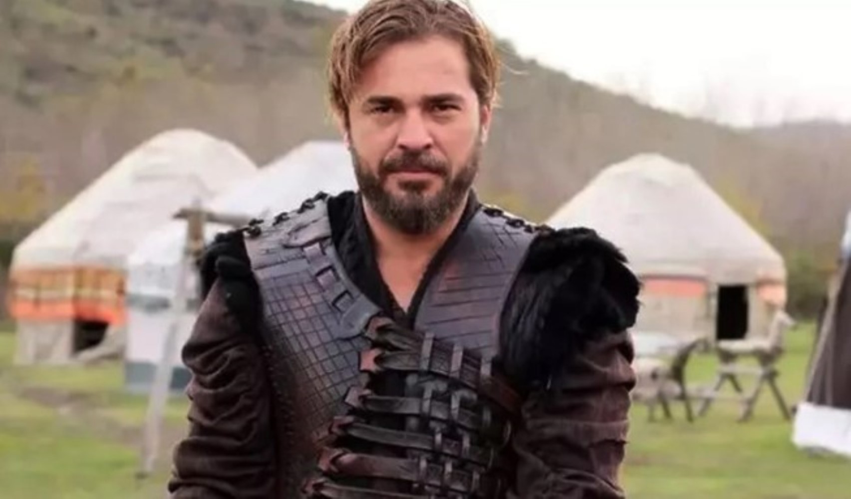 Engin Altan Düzyatan truffato spacciandosi per il comune