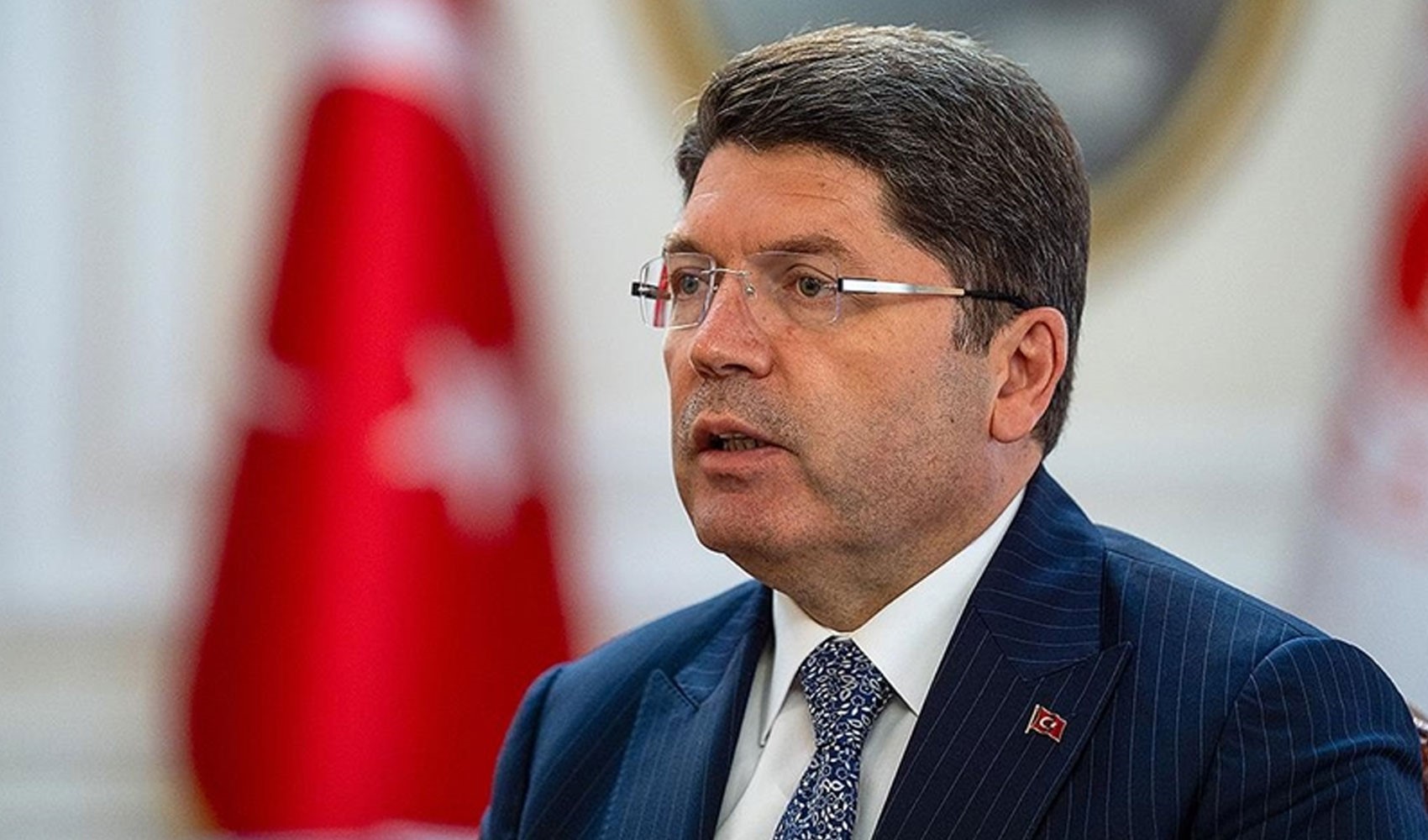 Yılmaz Tunç punta il dito contro i social media