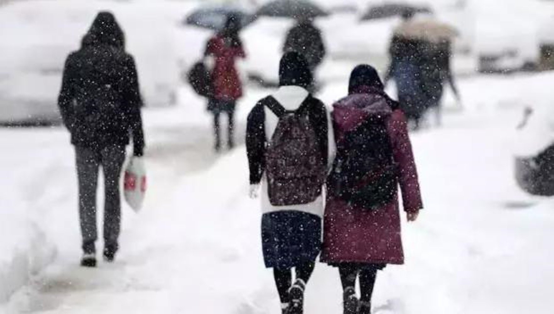 Valilikler peş peşe açıkladı: 24 ilde okullar bugün tatil! İşte 26 Kasım'da kar tatili olan il ve ilçeler...