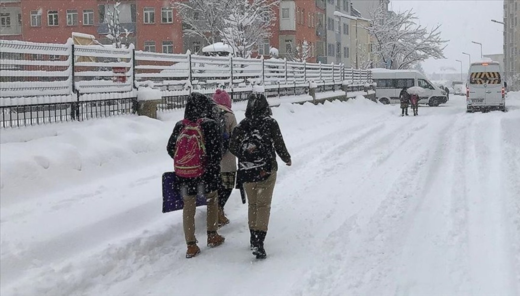 Valilikler peş peşe açıkladı: 24 ilde okullar bugün tatil! İşte 26 Kasım'da kar tatili olan il ve ilçeler...