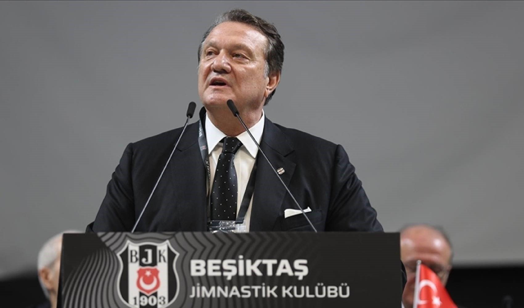 Beşiktaş Başkanı Hasan Arat kimdir? Hasan Arat neden istifa etti?