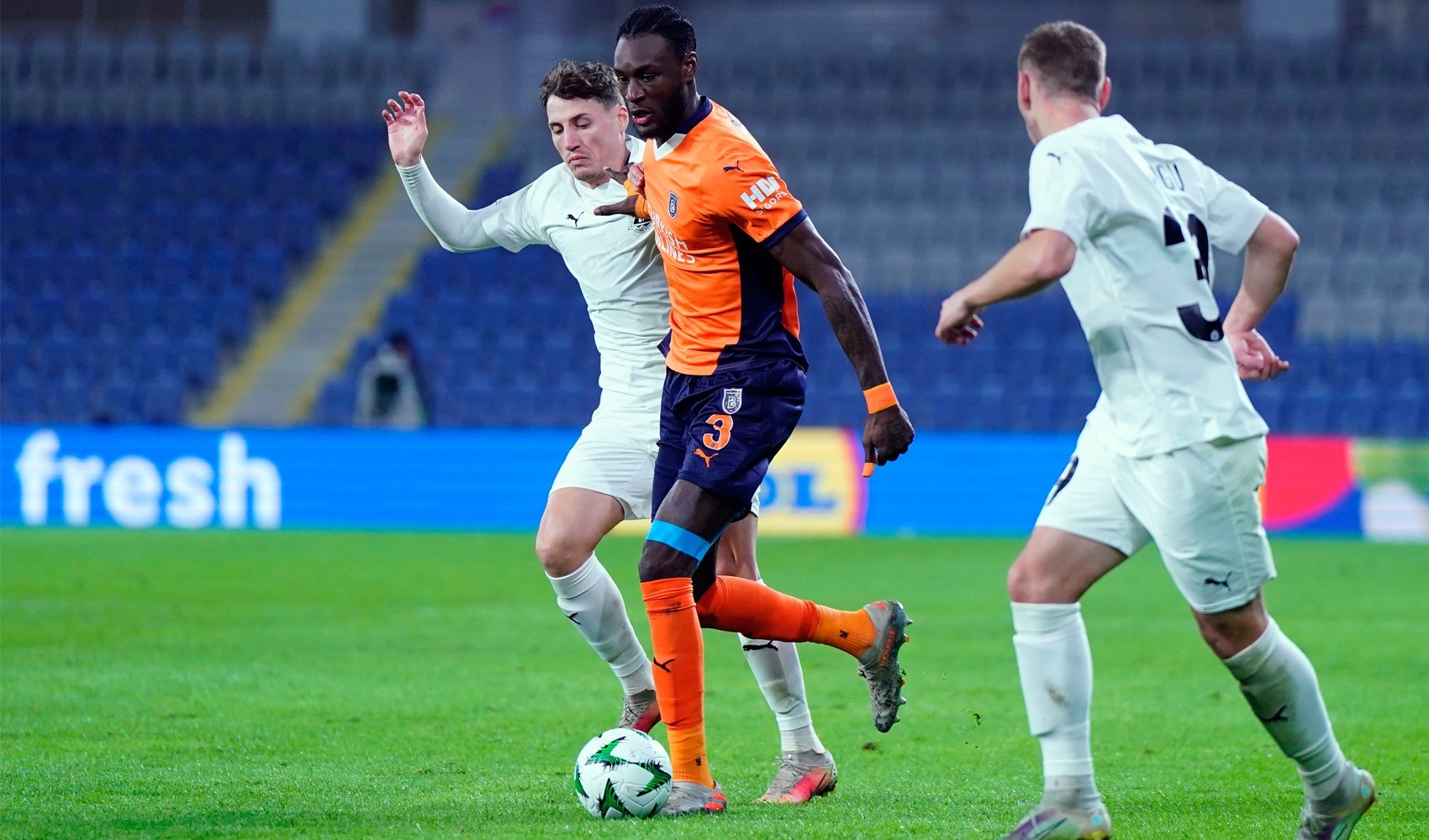 Il Başakşehir crolla nei minuti di recupero in Conference League