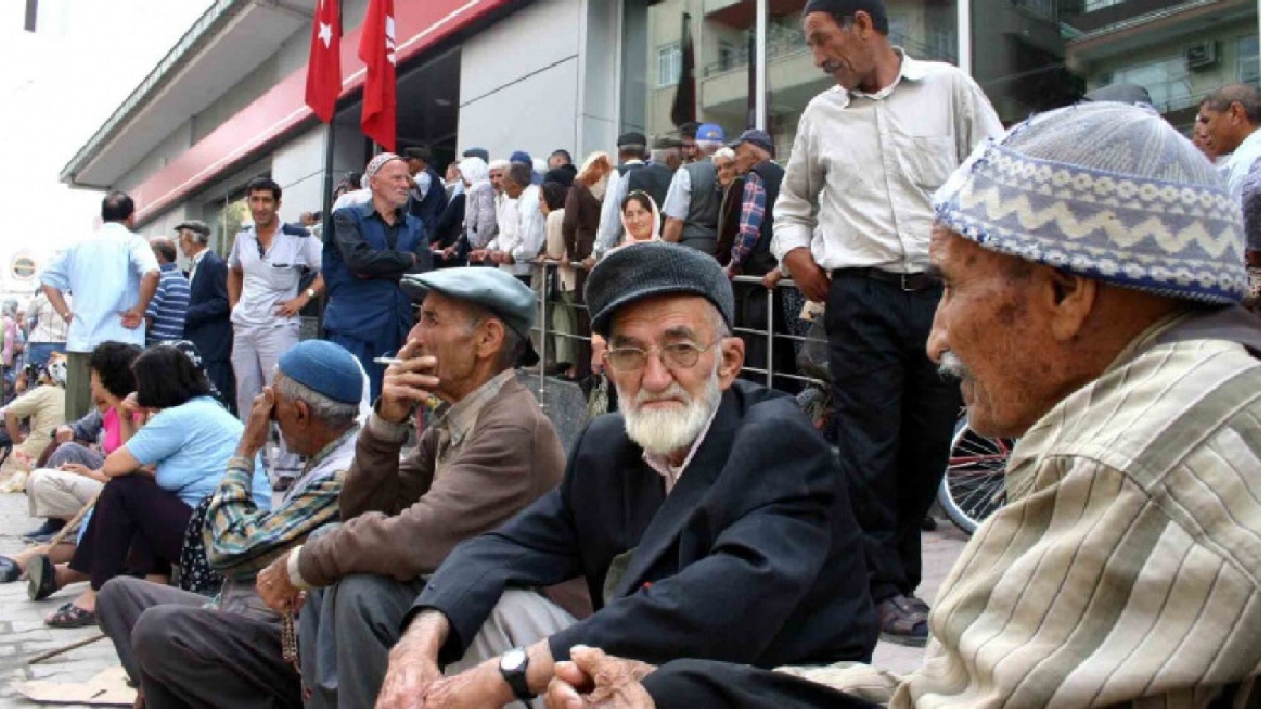 SGK yeni listeyi yayımladı: Kimler emekli olabilir?