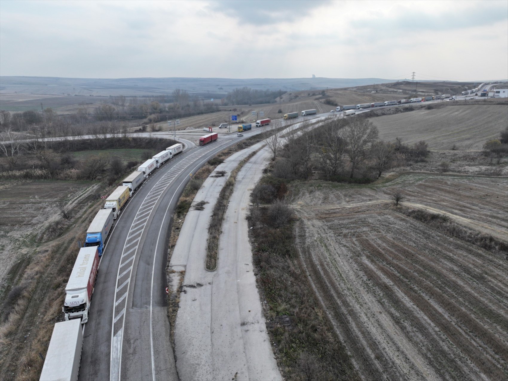 Hamzabeyli Sınır Kapısı'nda 25 kilometrelik TIR kuyruğu