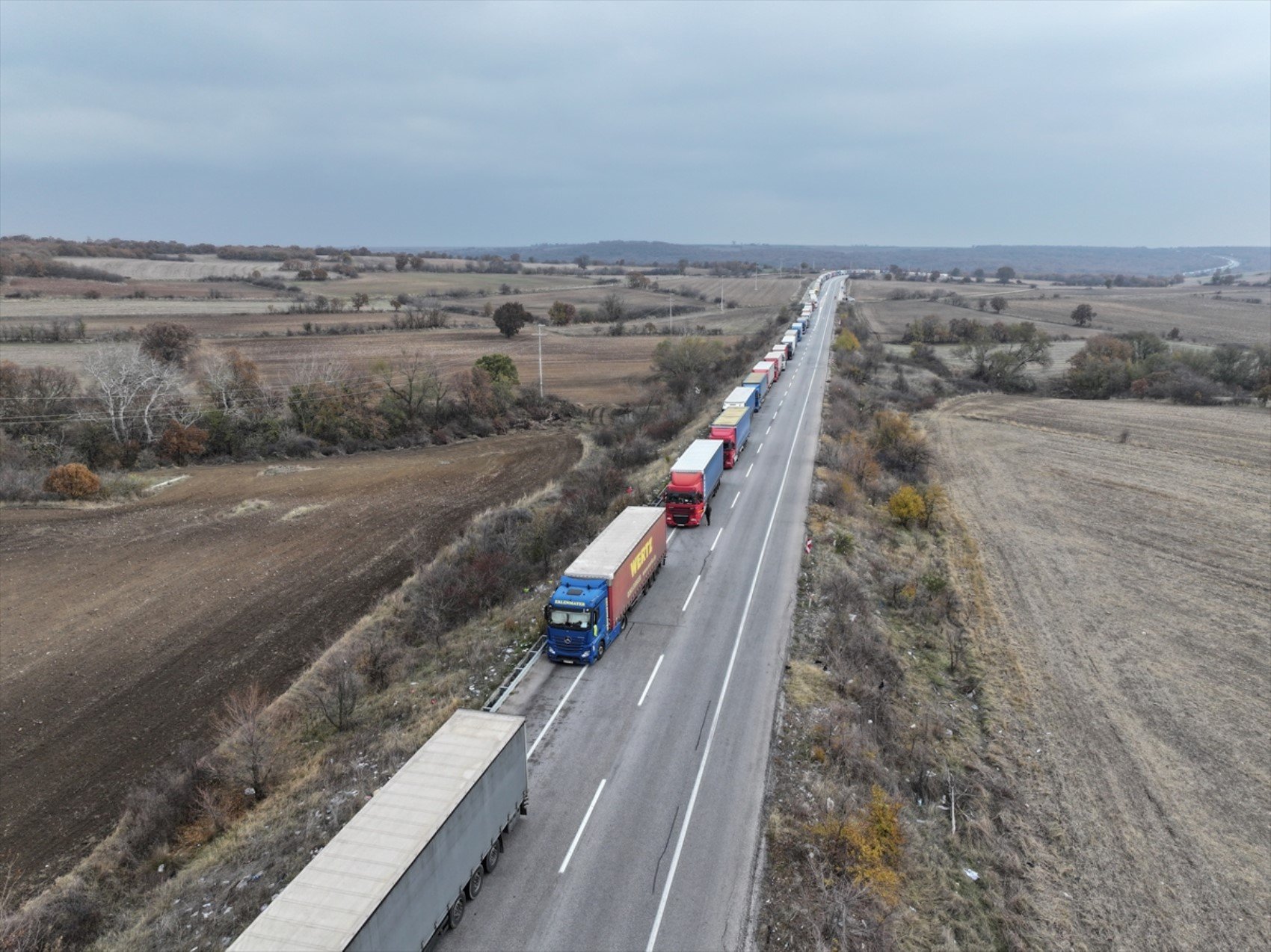 Hamzabeyli Sınır Kapısı'nda 25 kilometrelik TIR kuyruğu