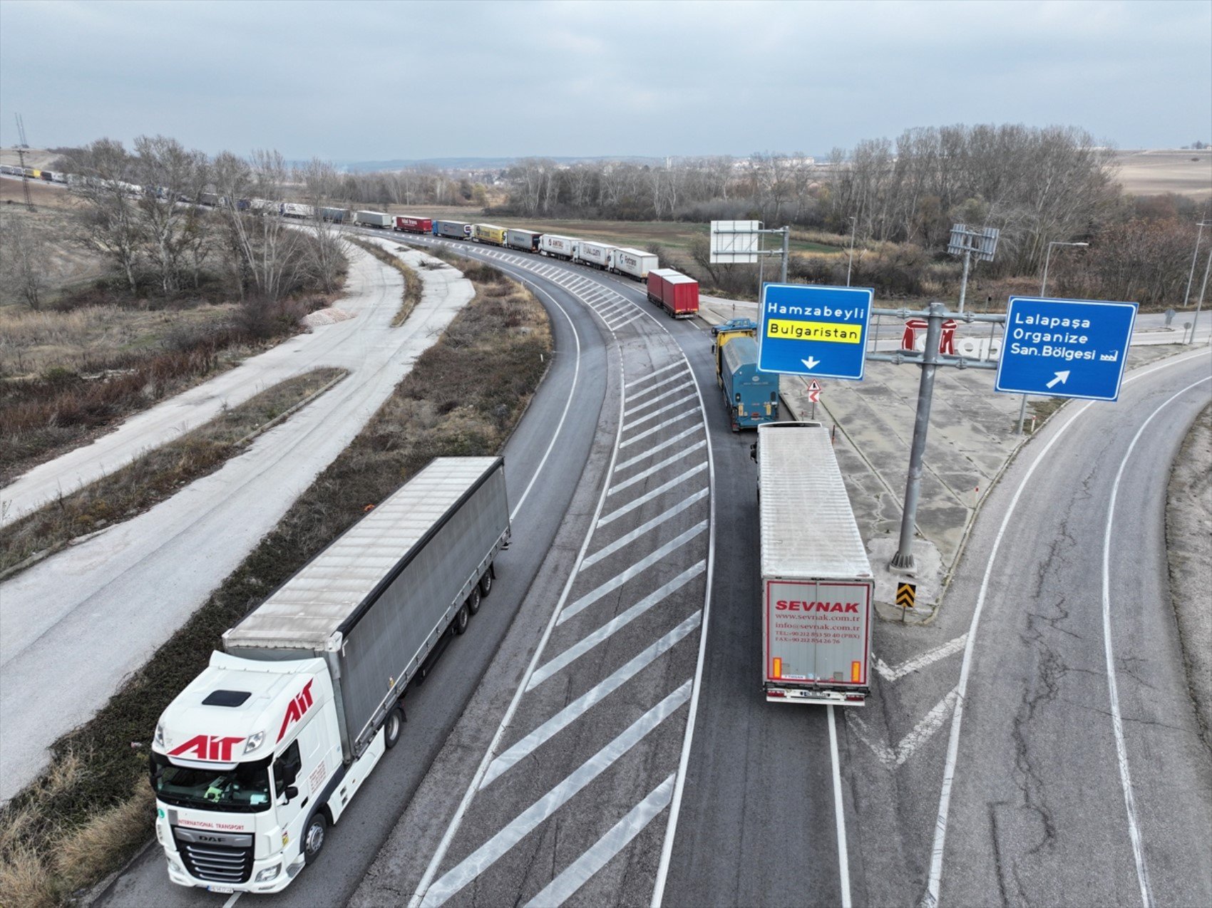 Hamzabeyli Sınır Kapısı'nda 25 kilometrelik TIR kuyruğu