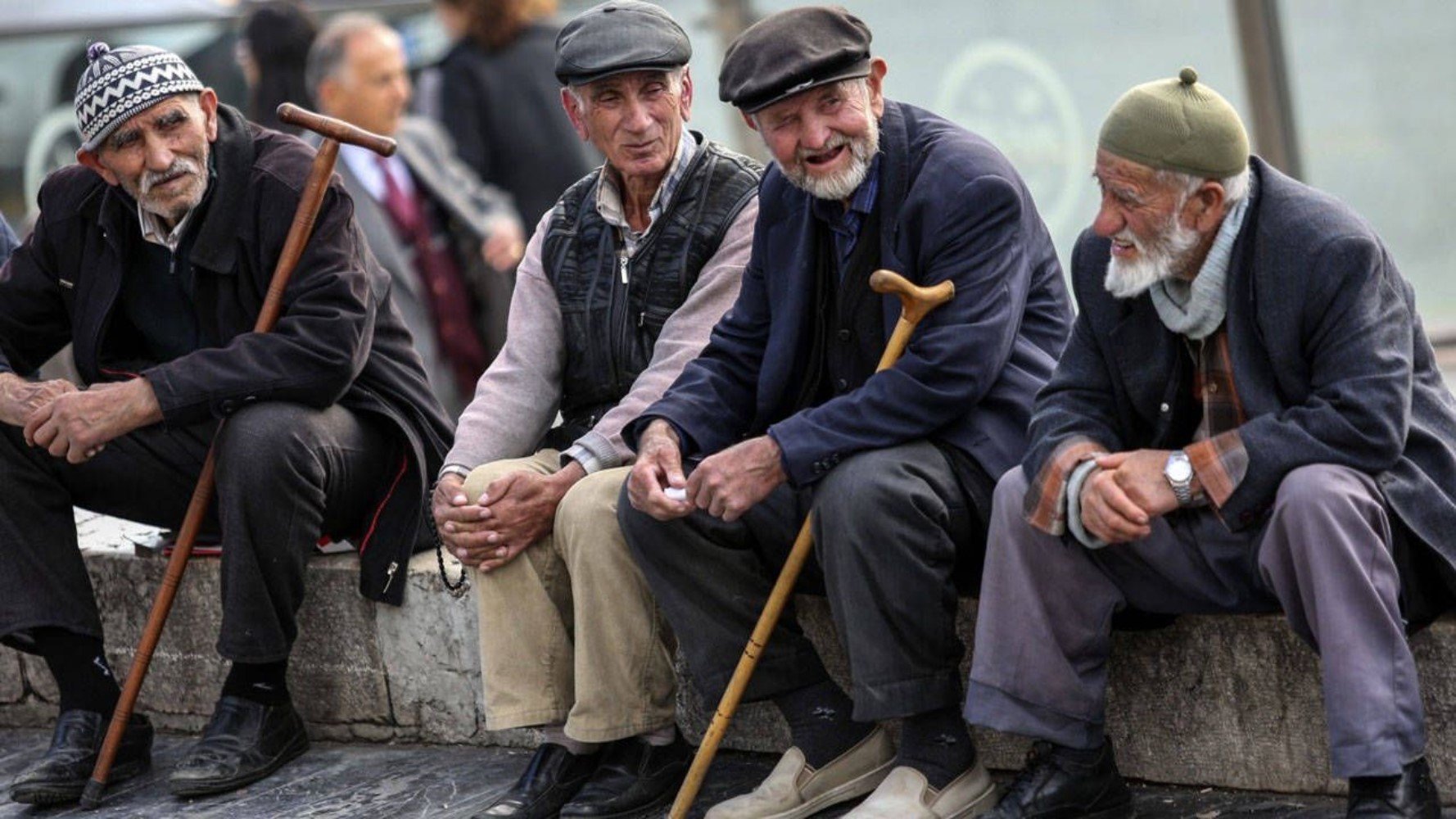 2025'te memur ve emekli maaşı ne kadar olacak? SGK uzmanı memur ve memur emeklisinin zam oranını hesapladı