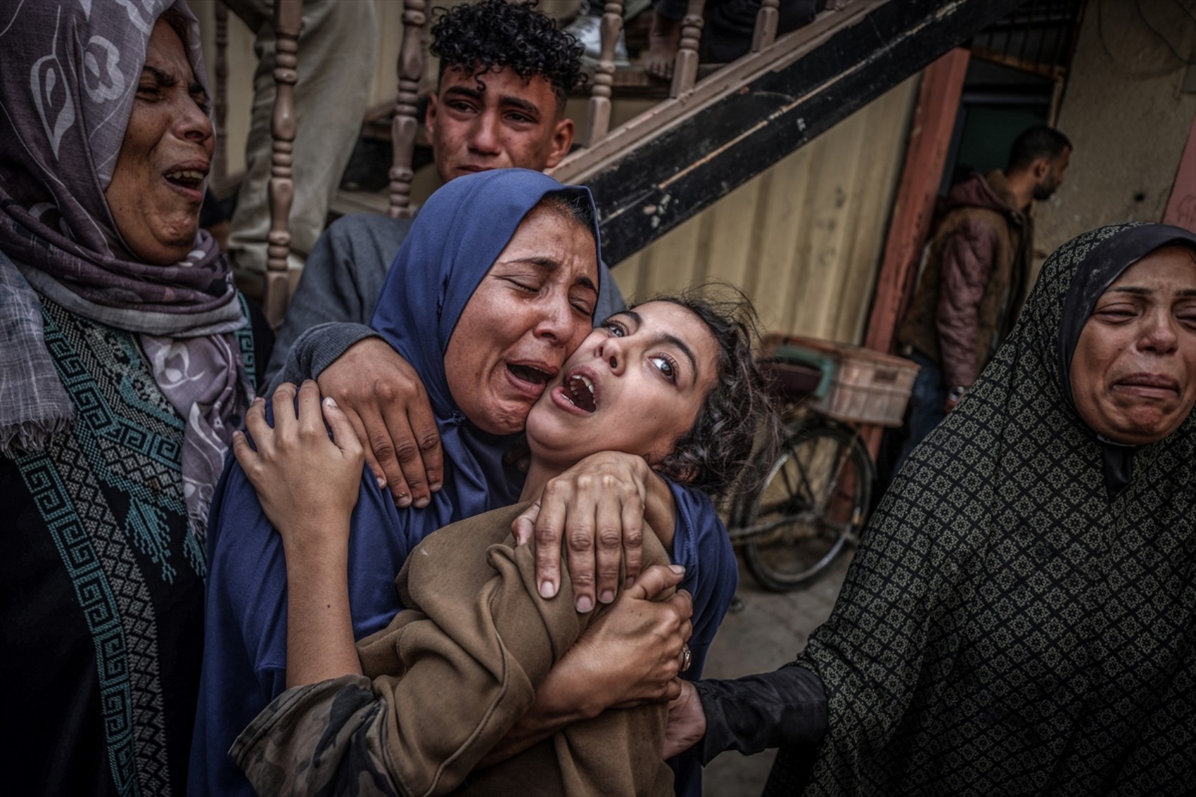 Gazze'de İsrail saldırıları devam ediyor! 17 Filistinli hayatını kaybetti