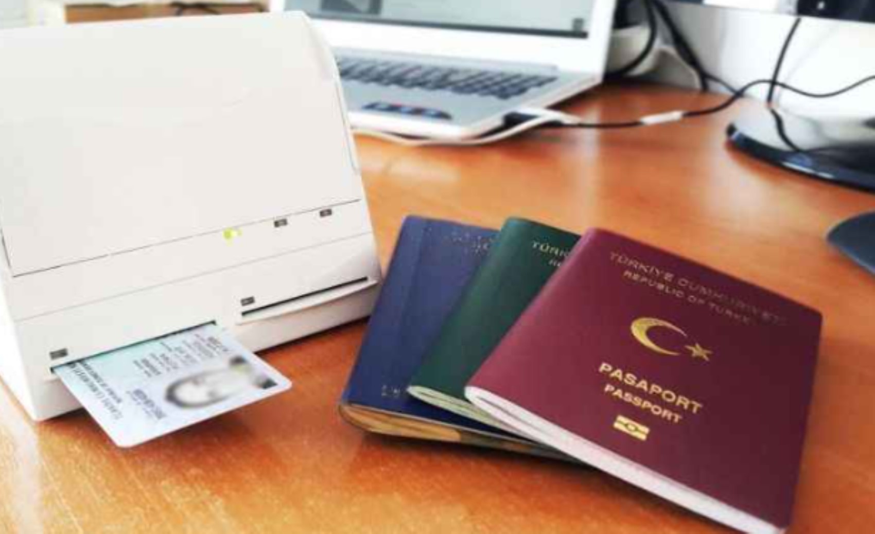 Di quanto aumenteranno le tariffe per passaporti e patenti di guida?