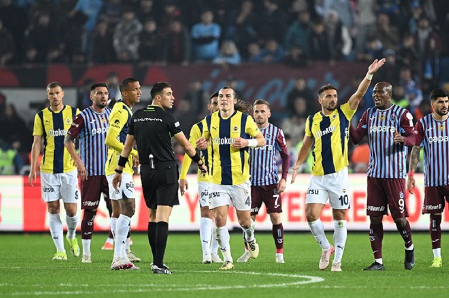 Eski hakemler Trabzonspor - Fenerbahçe maçının tartışmalı pozisyonlarını değerlendirdi