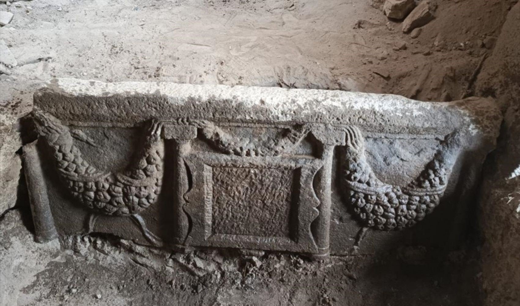 Kayseri'de 1800 yıllık el yazmaları ve lahit mezar bulundu: 7 kişi tutuklandı!