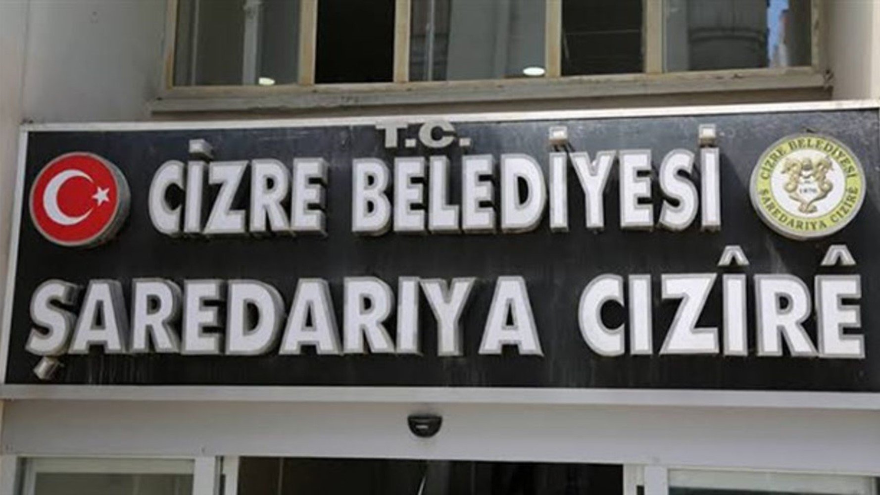 Yandaş yazar Nedim Şener'in 5 ay önceki yazısı yeniden gündemde! 23 belediyeye daha kayyum mu geliyor?