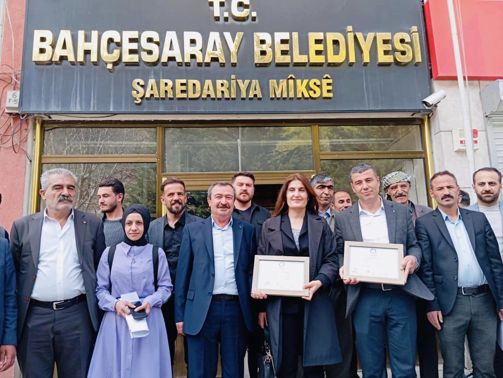 Yandaş yazar Nedim Şener'in 5 ay önceki yazısı yeniden gündemde! 23 belediyeye daha kayyum mu geliyor?