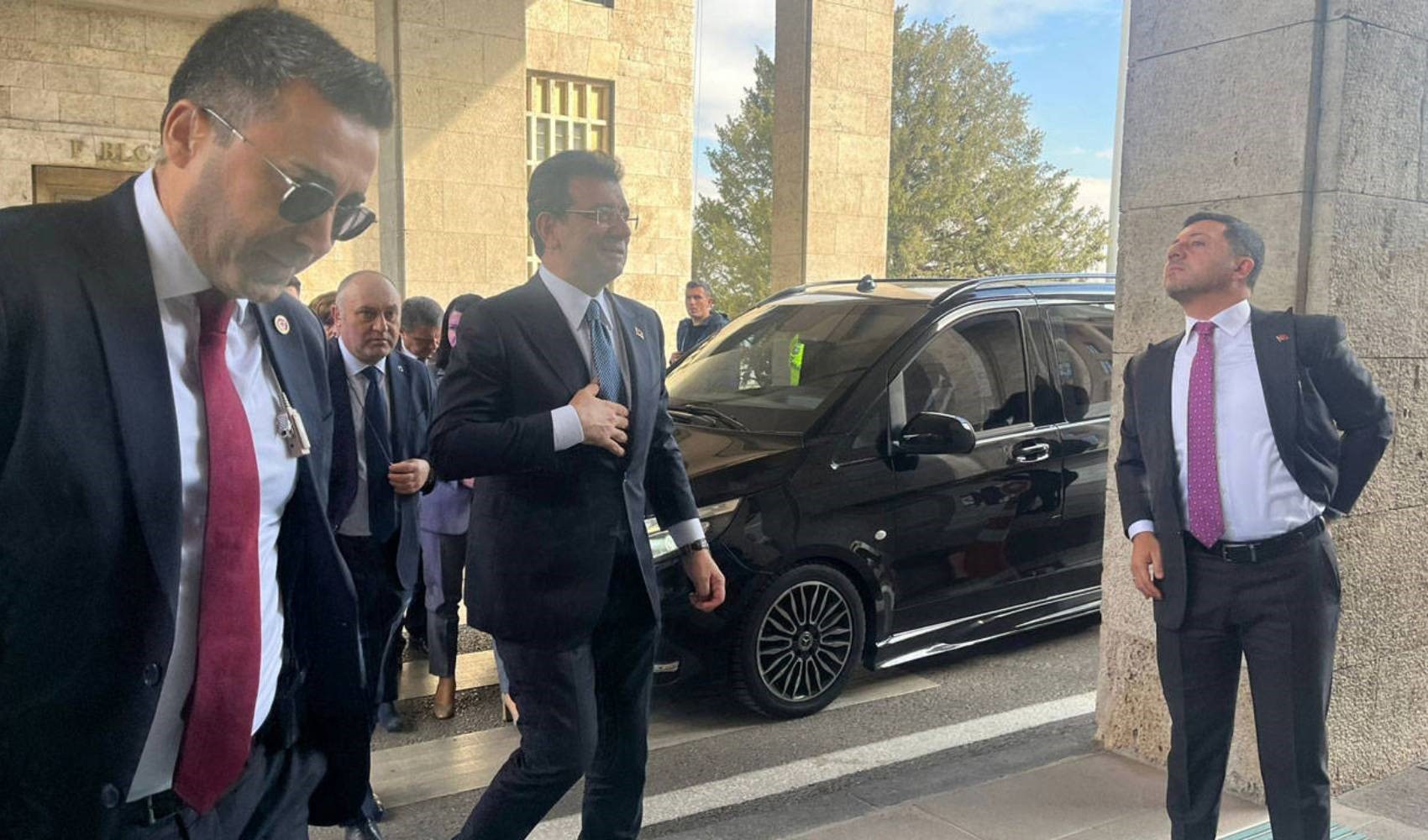 İmamoğlu aveva dato il segnale: iniziate le visite ai leader