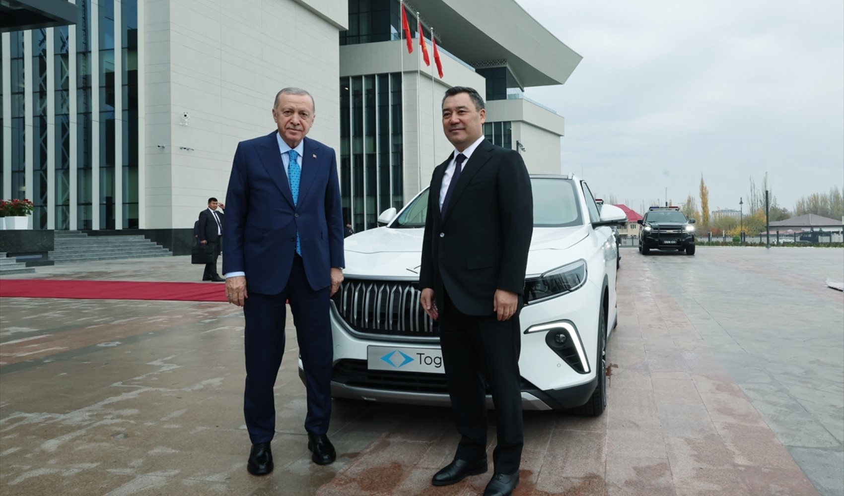 Il Presidente Erdoğan ha regalato una Togg a Japarov