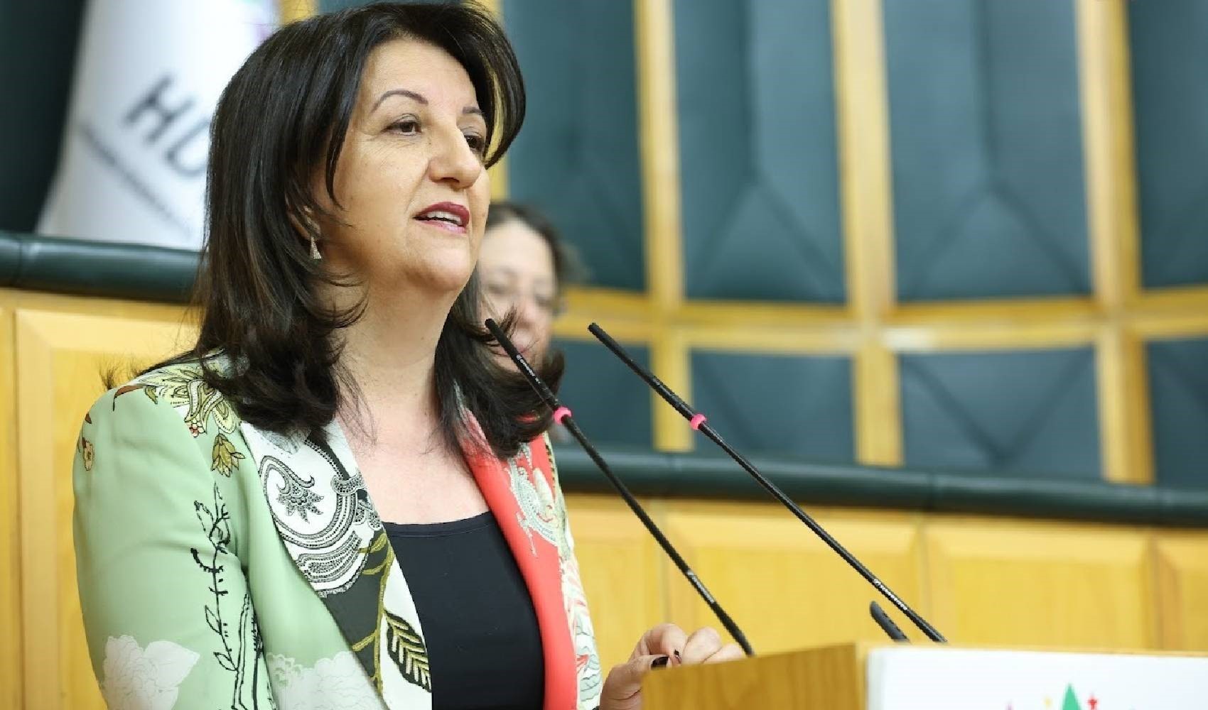 Pervin Buldan'dan CHP'li Burcu Köksal'a yanıt: 'Biz sana ölüyoruz'