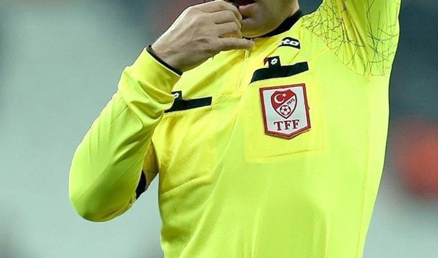 Futbolda 3 Türk hakemi uluslararası maçlarda görev alacak