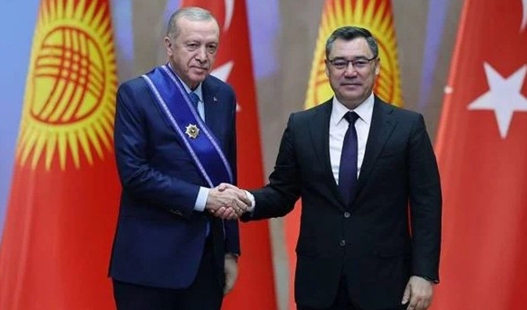 Erdoğan imzaladı, Kırgızistan'ın 62 milyon dolarlık borcu silindi: Caparov teşekkür etti