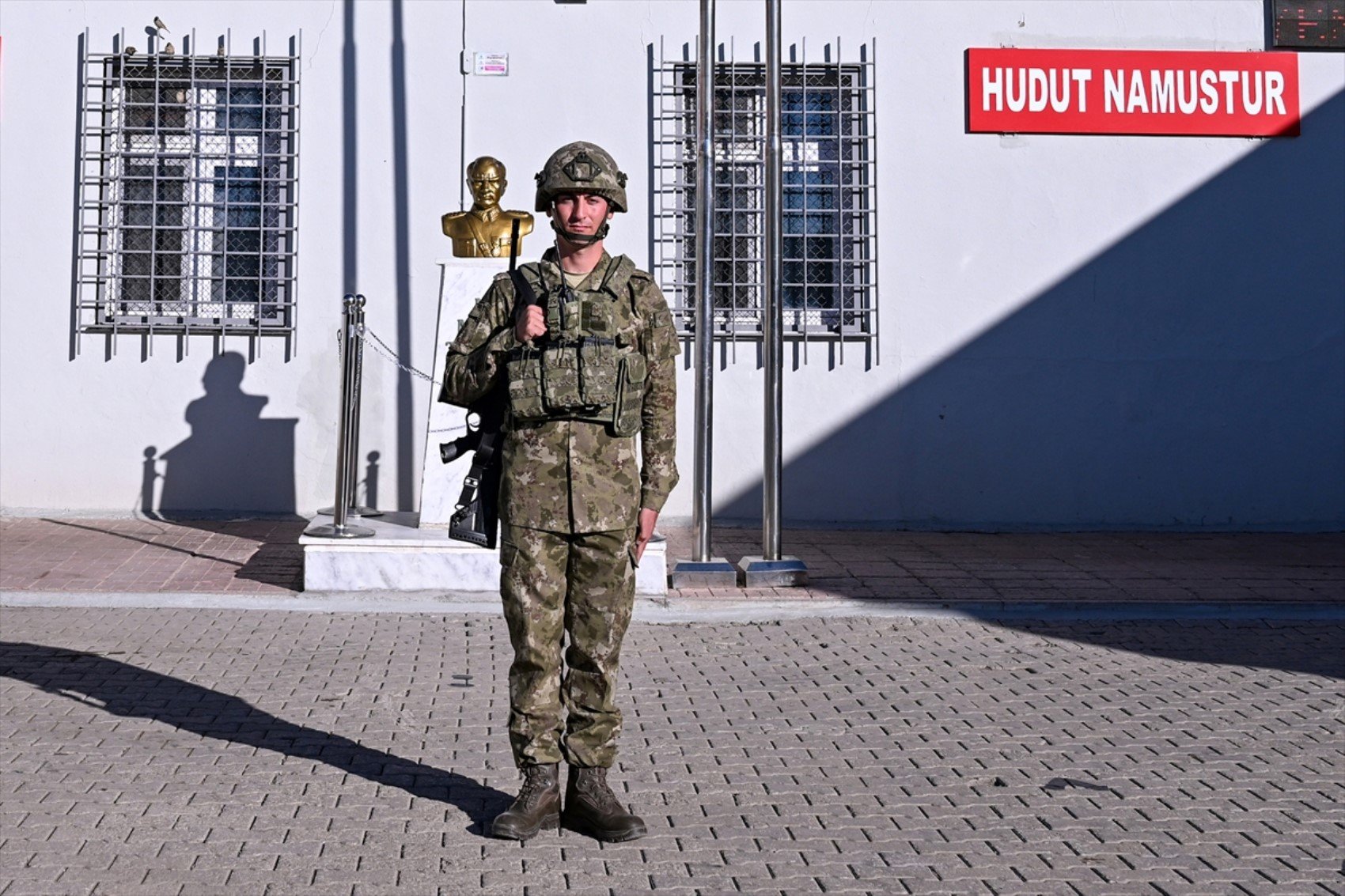 Van sınırında yüksek güvenlik! Beton duvar ve teknolojik izleme ile terörle mücadele