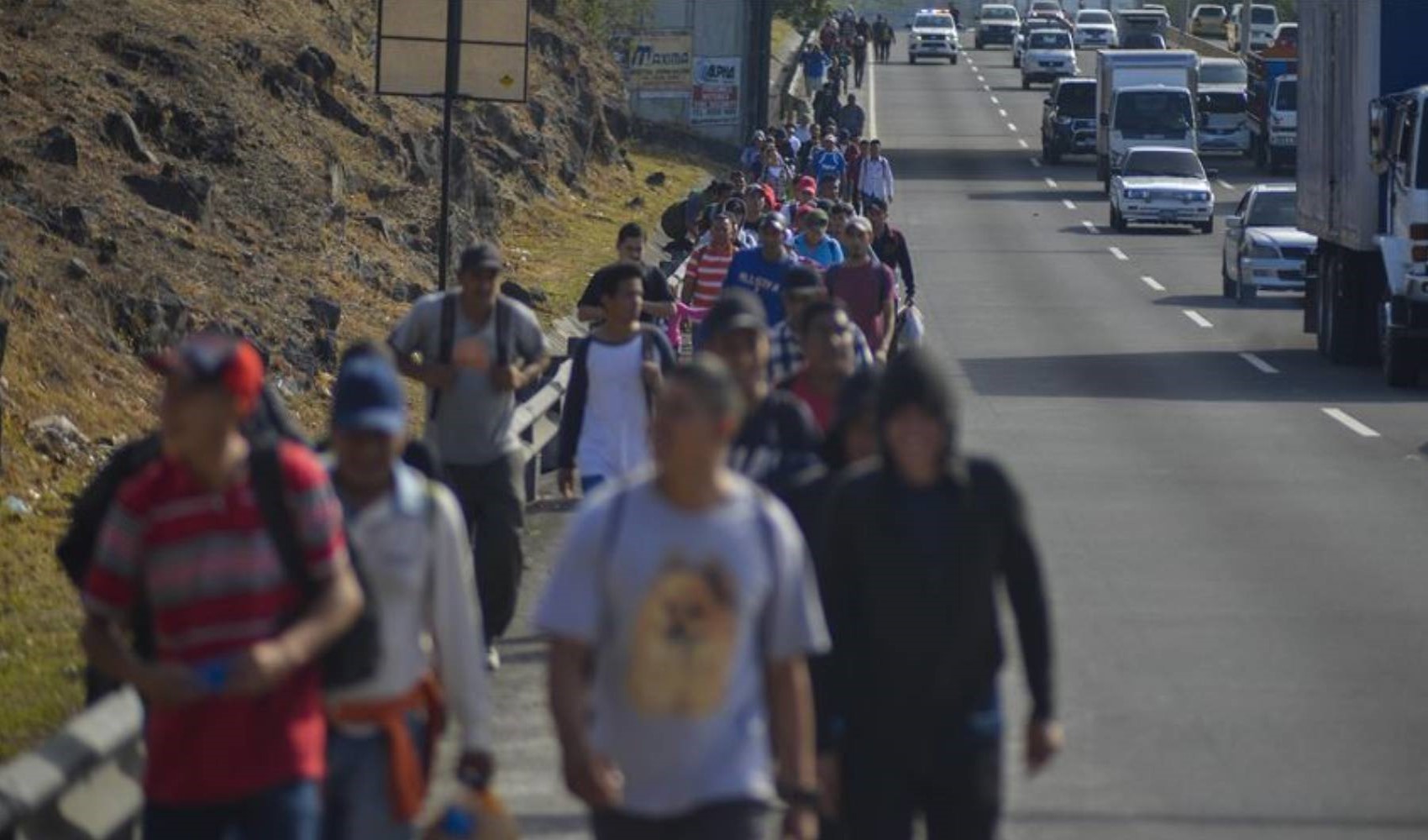 Meksika'da Trump korkusu: Binlerce kişi yola çıktı