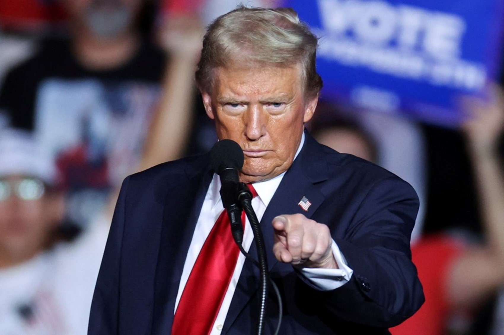 Cosa farà nel nuovo mandato? Ecco le 7 promesse elettorali del neoeletto presidente USA Trump