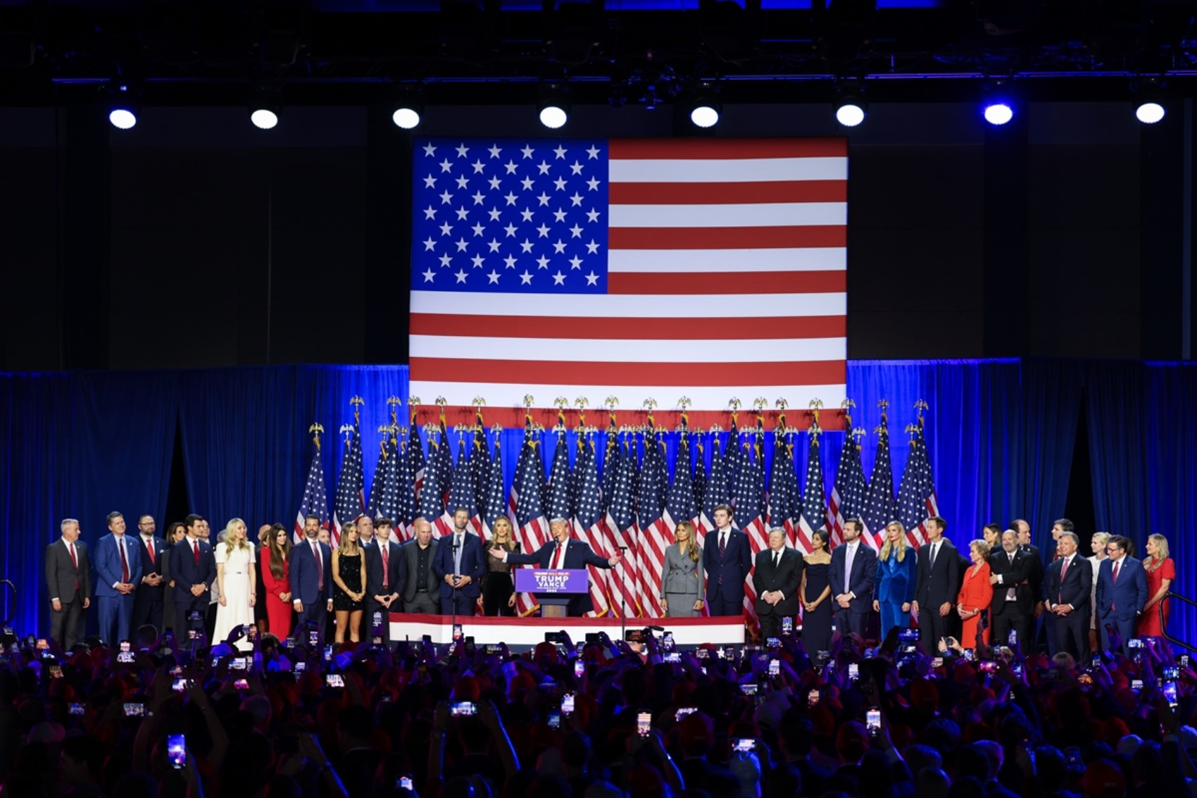 Cosa farà nel nuovo mandato? Ecco le 7 promesse elettorali del neoeletto presidente USA Trump