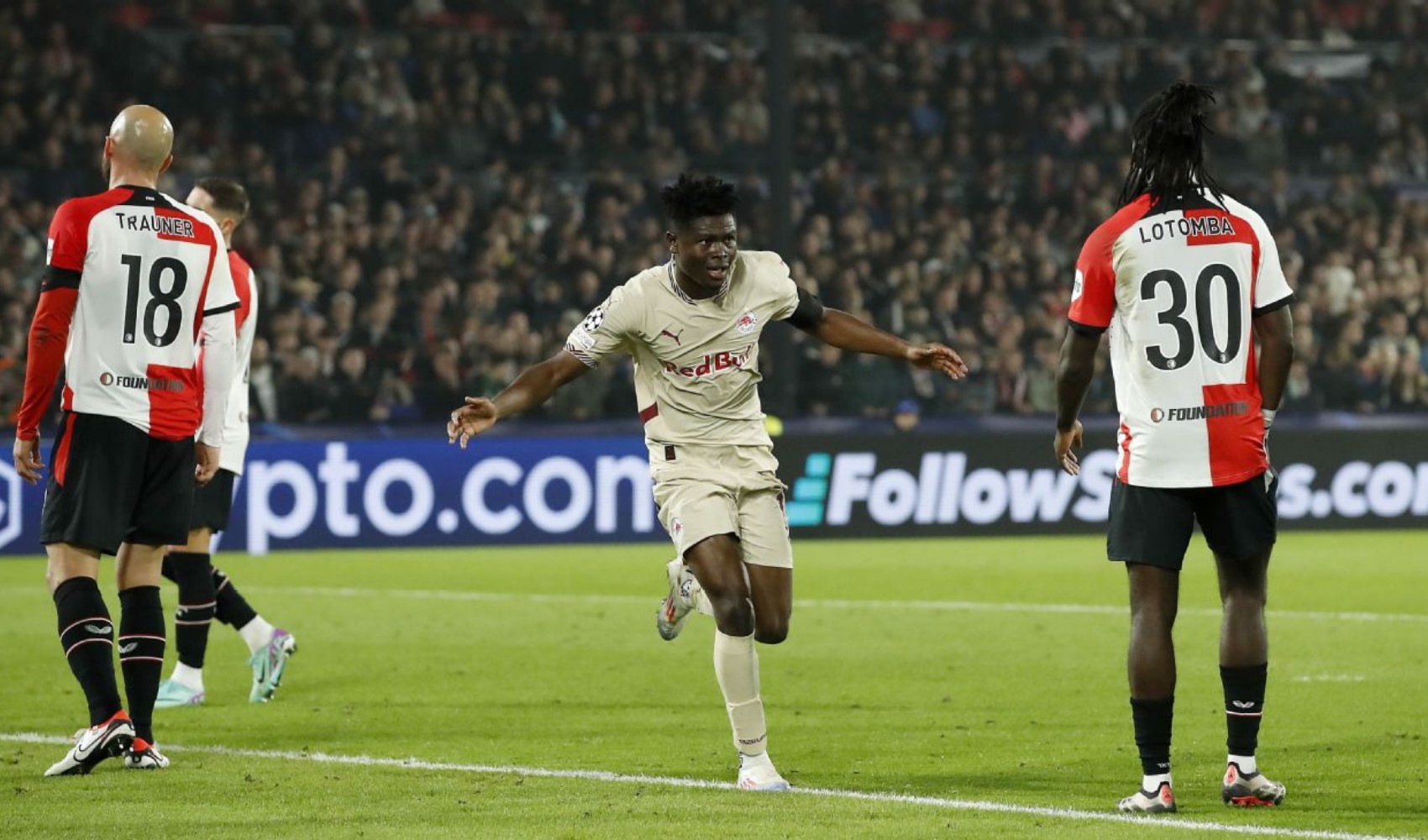 UEFA Şampiyonlar liginde gecenin sonuçları: Hangi maç kaç kaç bitti? Bayern Münih maçı kaç kaç bitti? Barcelona maçı kaç kaç bitti? Arsenal kazandı mı?