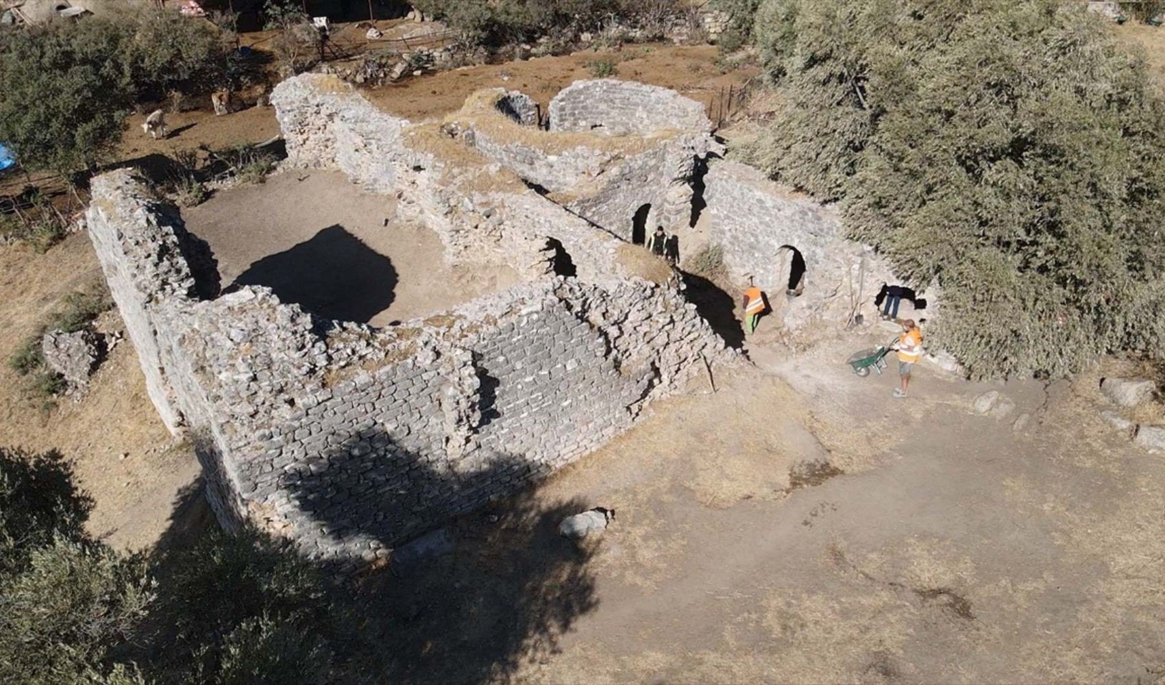 Herakleia Antik Kenti'nin Roma hamamı gün yüzüne çıkarılıyor