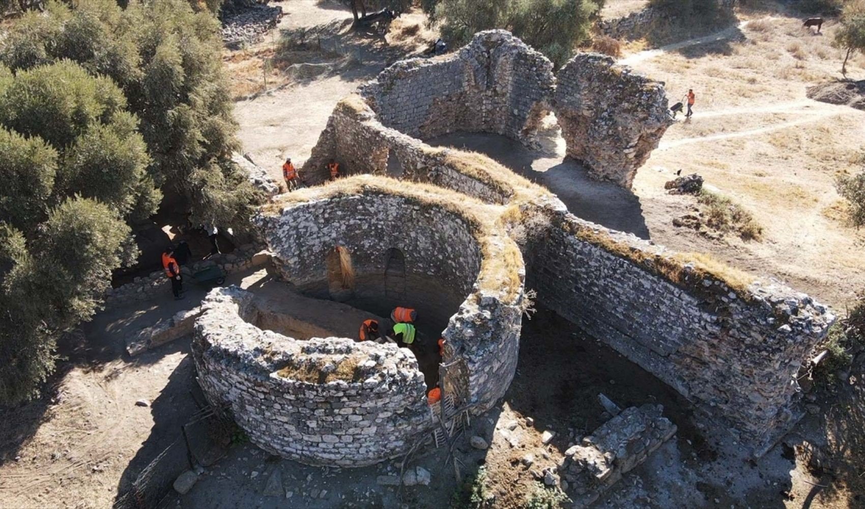 Herakleia Antik Kenti'nin Roma hamamı gün yüzüne çıkarılıyor