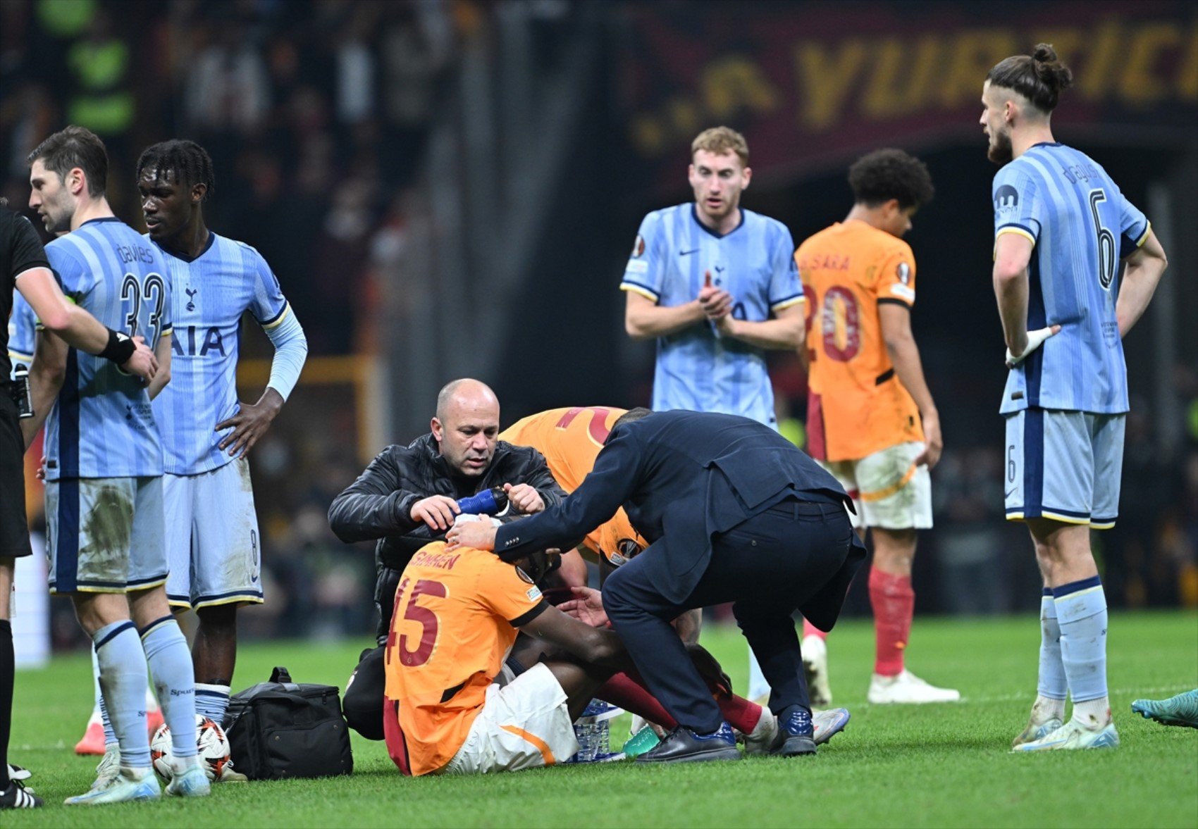 Spor yazarları Galatasaray'ın görkemli zaferini değerlendirdi: Tottenham'a futbol eziyeti