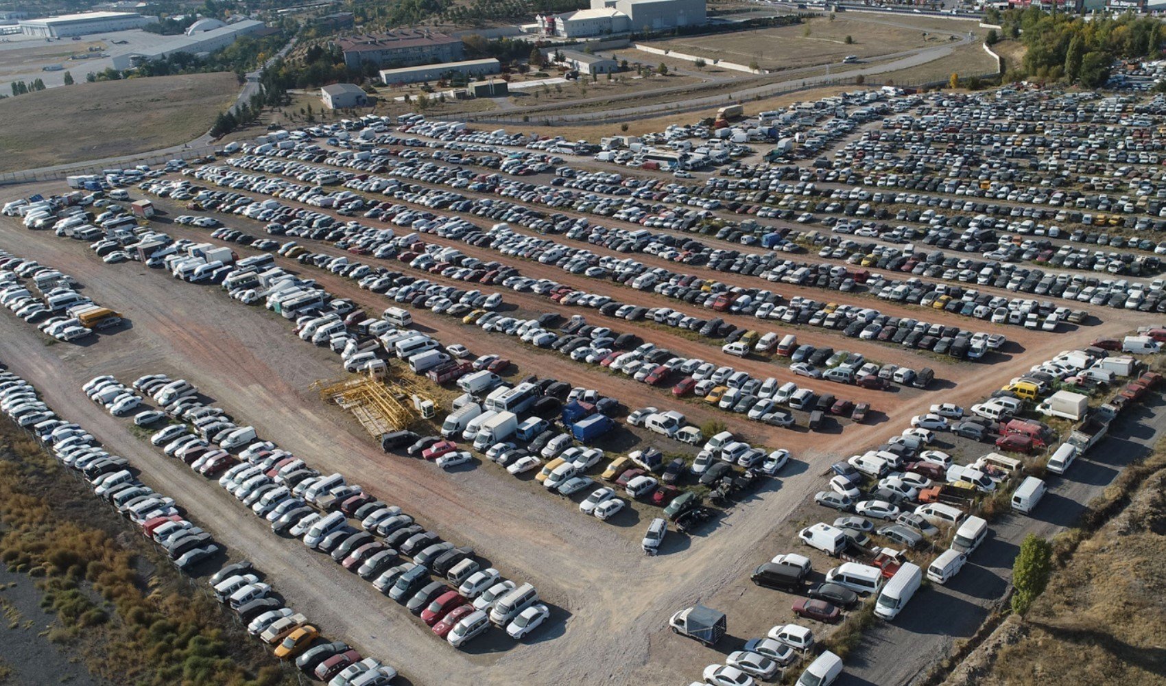 Adalet Bakanı Yılmaz Tunç açıkladı: Yediemin otoparkında bulunan araçların satışına ilişkin yeni düzenleme!