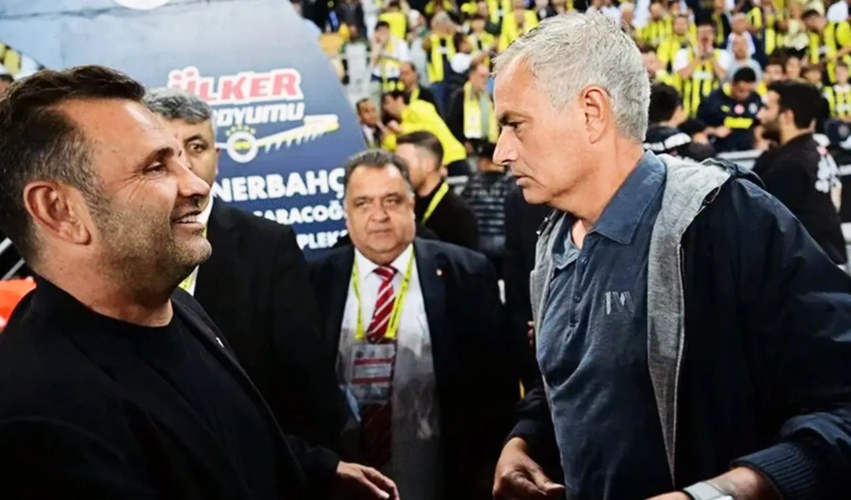 Okan Buruk'tan dikkat çeken Mourinho sözleri! 'Bazen gülerek geçmek lazım'