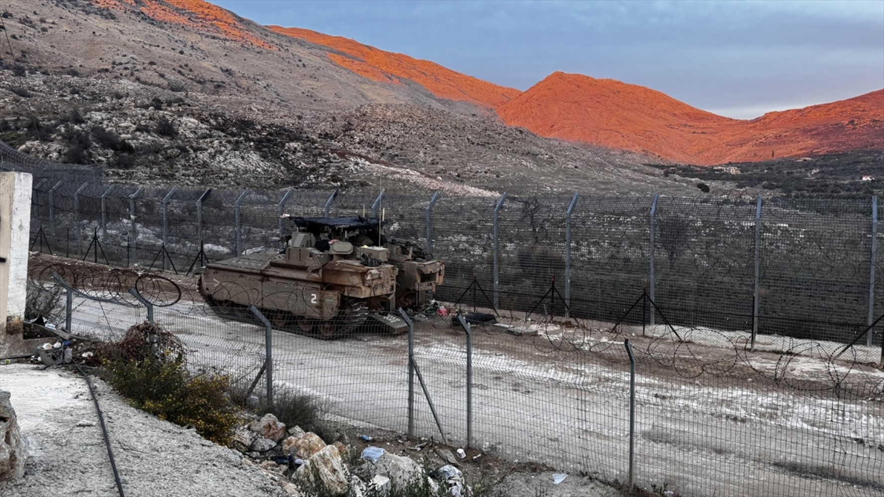 A 15 chilometri da Damasco: prosegue l'avanzata di Israele in Siria