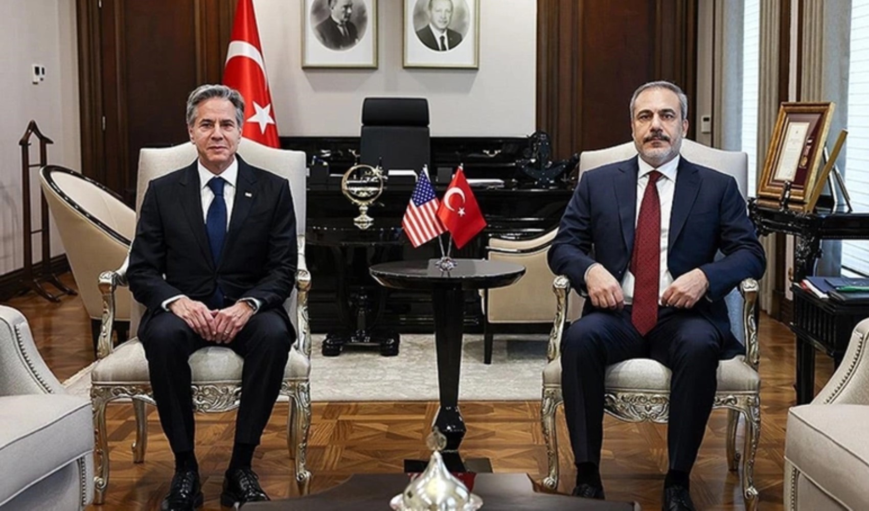 Visita critica dagli USA: il Segretario di Stato Blinken arriva in Turchia
