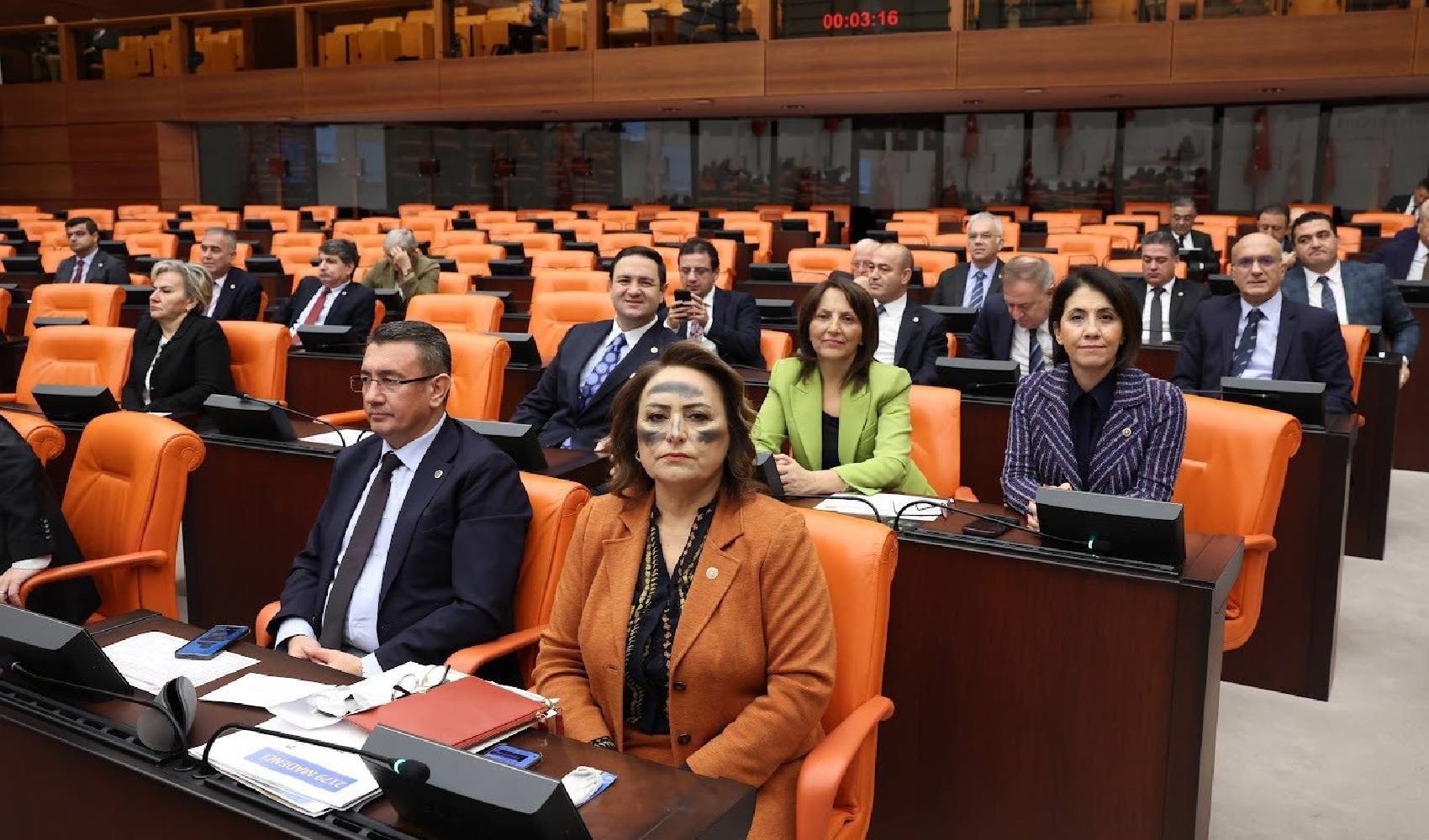 CHP’li Vekilden maden kazası protestosu: Bu kara hepimizin alnının karasıdır