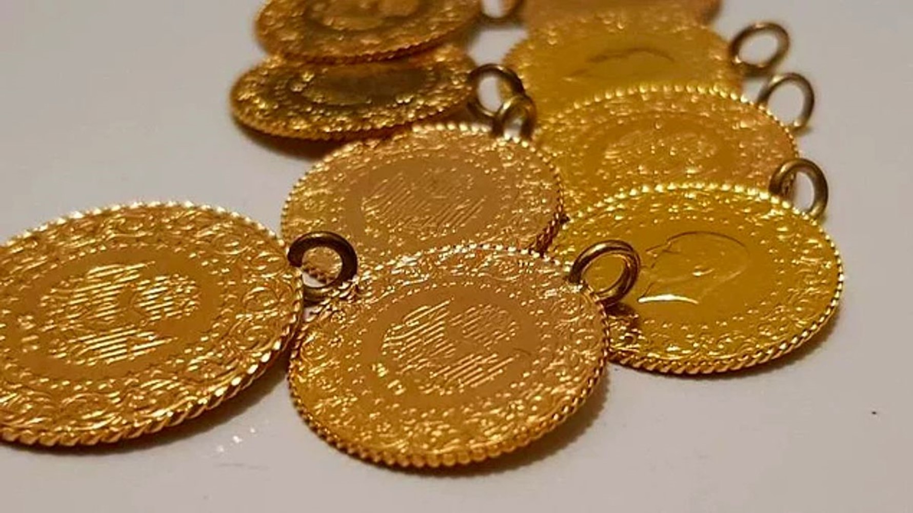 Altın tarihi zirveye yaklaştı: Bugün gram altın ne kadar? Güncel altın fiyatları...