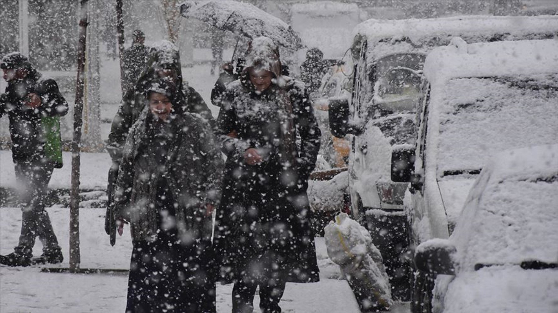 Van’da yoğun kar ve buzlanma nedeniyle eğitime 1 gün ara verildi