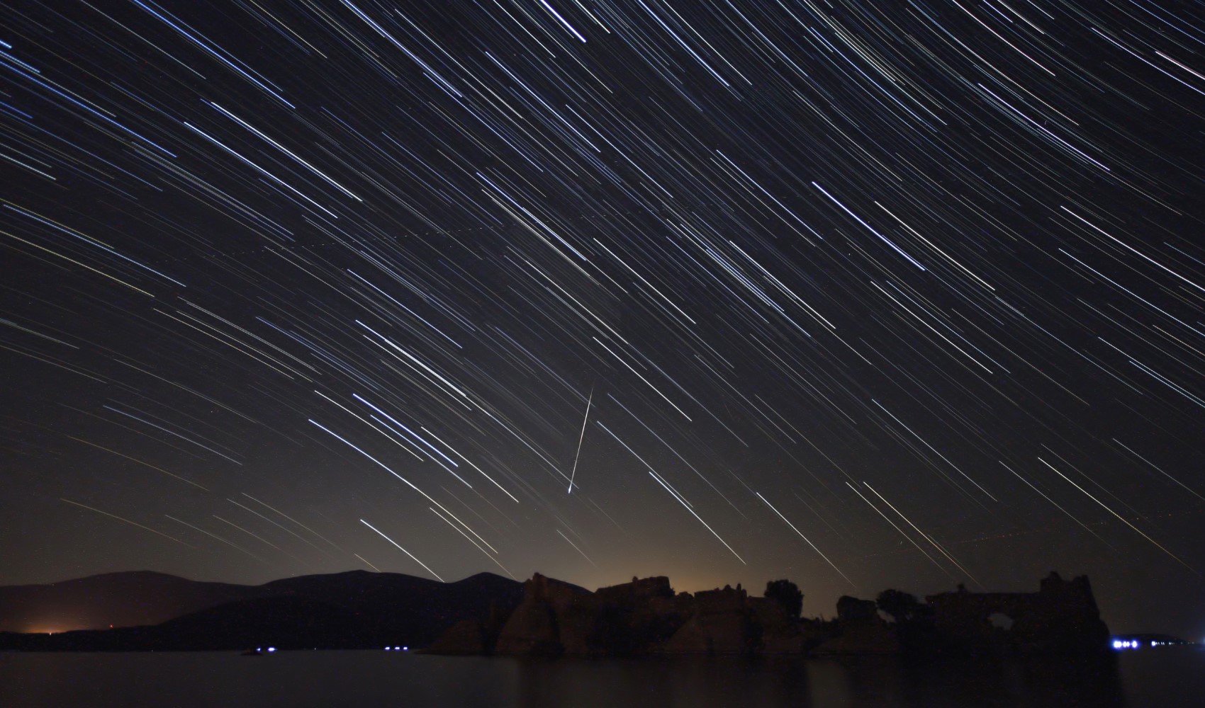 Geminid meteor yağmuru nedir? Ne zaman, saat kaçta başlıyor? Meteor yağmuru Türkiye'den görülecek mi?