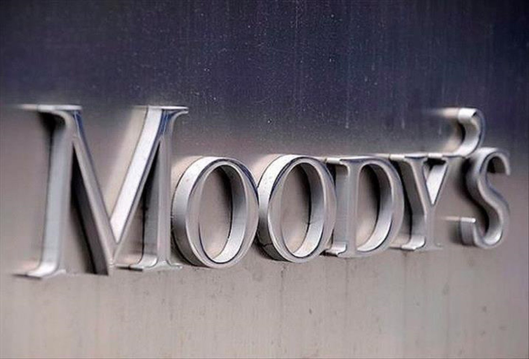 Moody's, Fransa'nın kredi notunu düşürdü