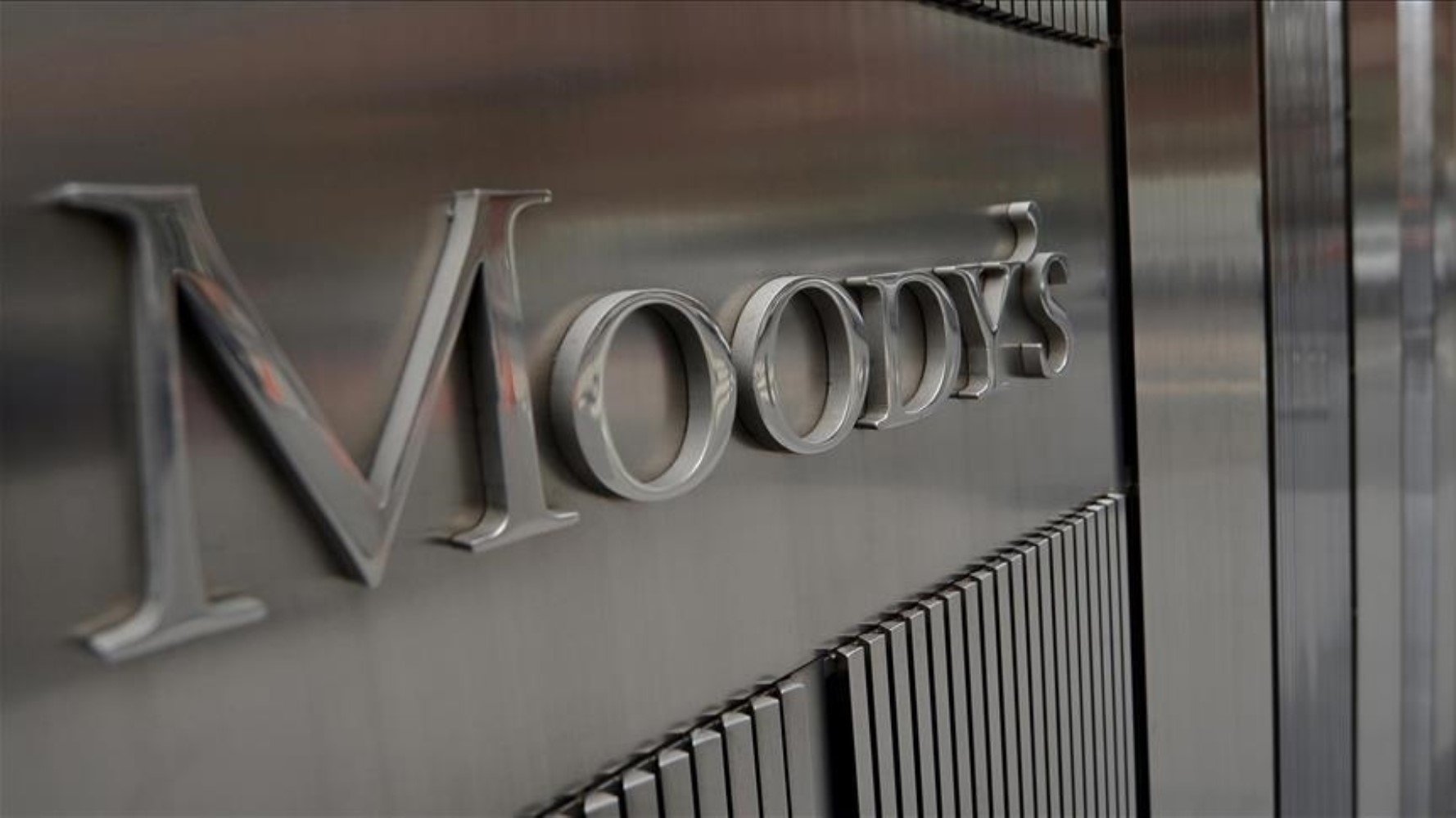 Moody's, Fransa'nın kredi notunu düşürdü