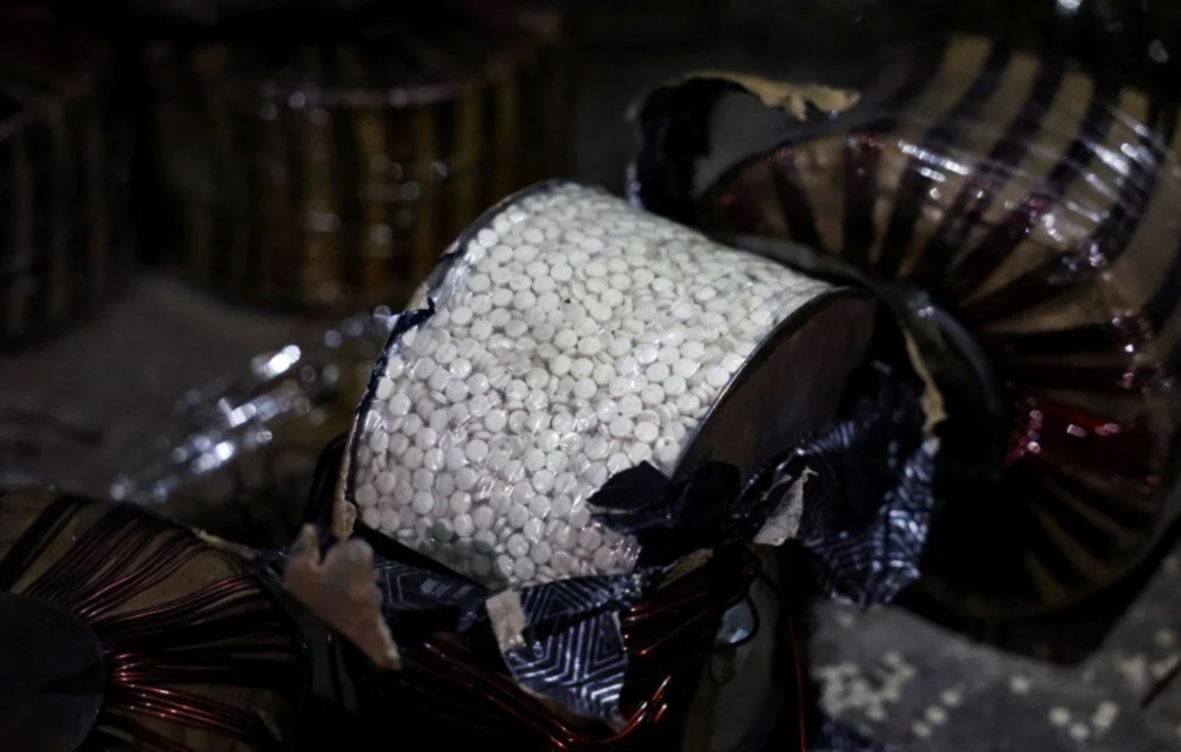 Reuters diffonde le immagini: scoperto un laboratorio di droga