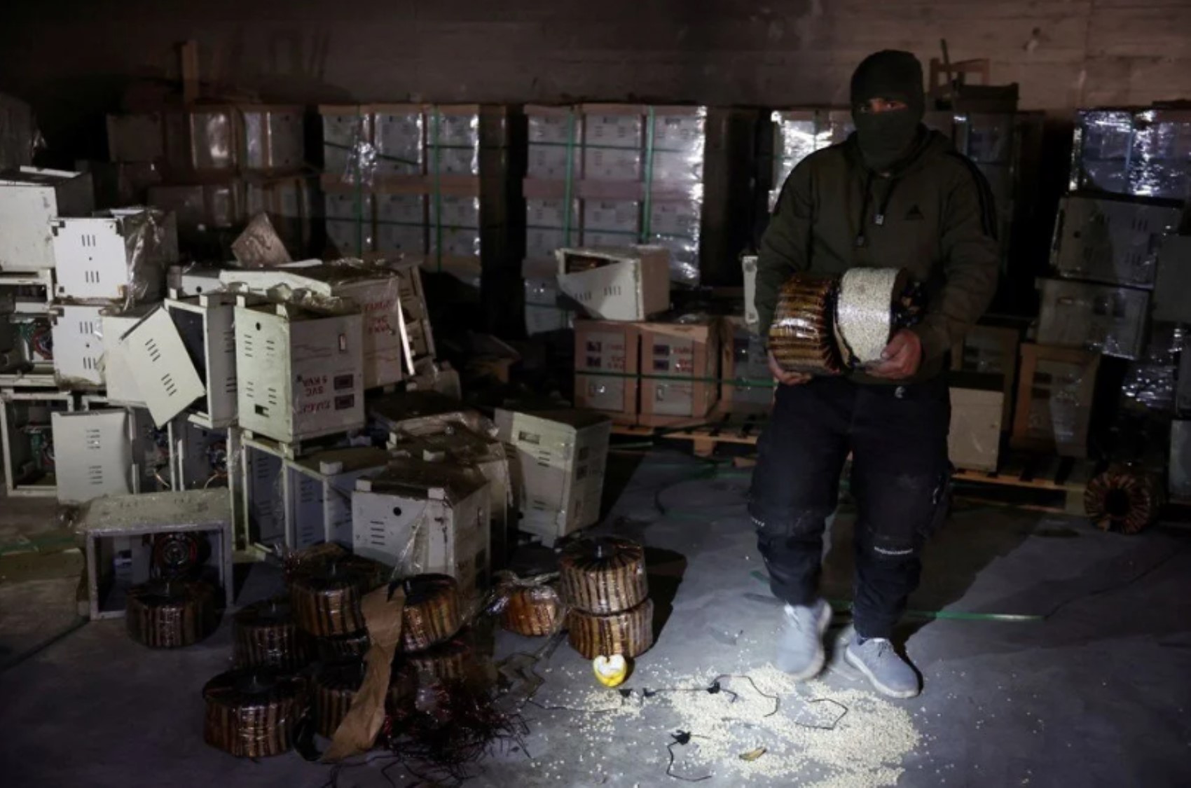 Reuters diffonde le immagini: scoperto un laboratorio di droga