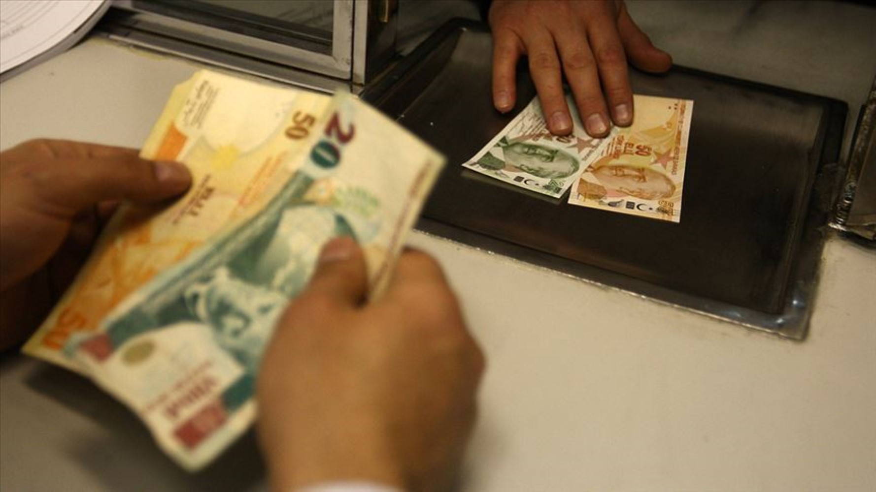 Salario minimo, mancano solo 3 incontri! Svelato di quanto aumenterà la retribuzione dei cittadini nel 2025