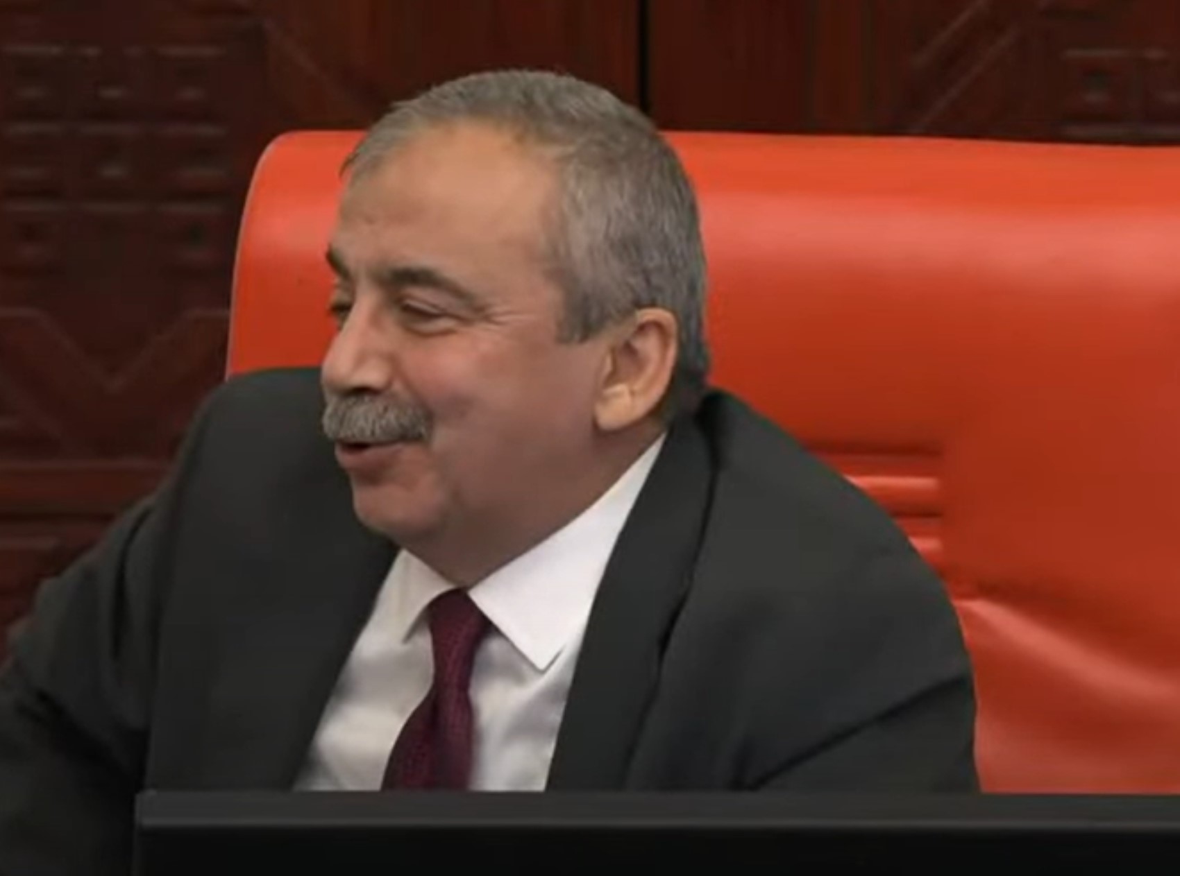 Il commento di Sırrı Süreyya Önder sul processo di risoluzione: 'Di solito finiamo in prigione'