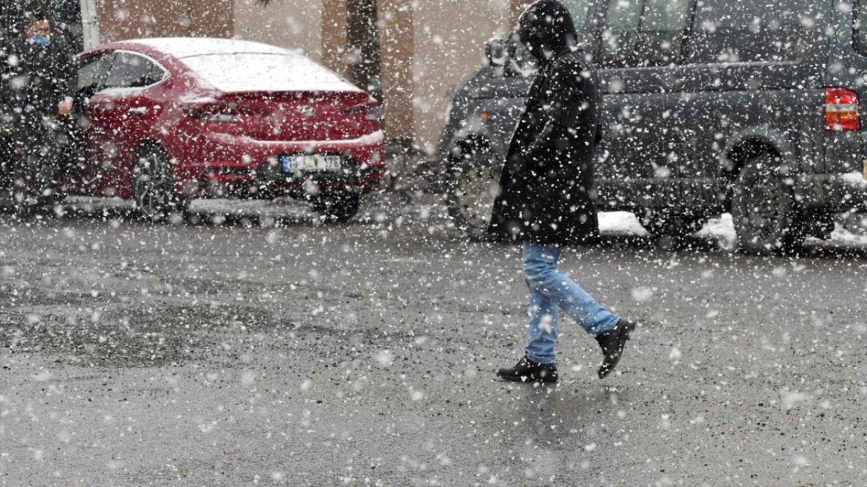 Yoğun kar, kuvvetli yağış ve fırtına uyarısı!