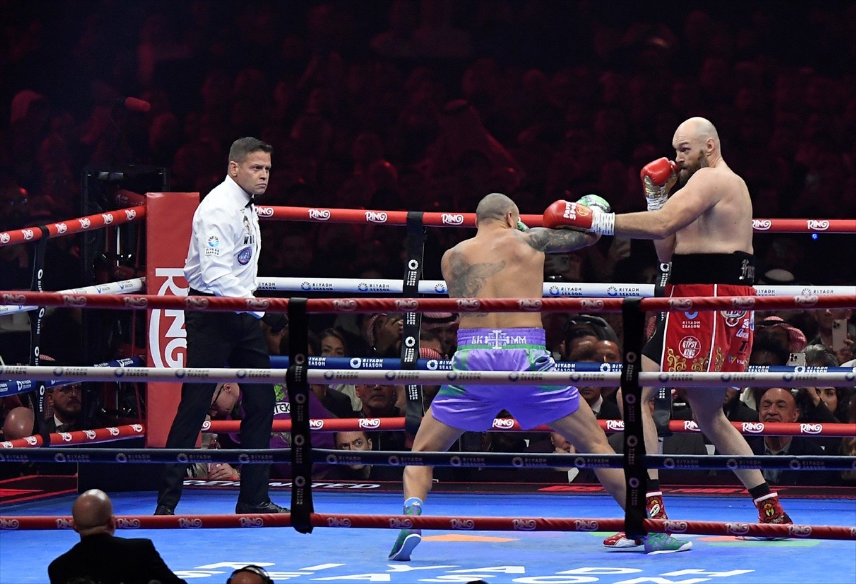 Tyson Fury ve Oleksandr Usyk karşı karşıya: 190 milyon dolar ödüllü rövanş maçını kazanan belli oldu