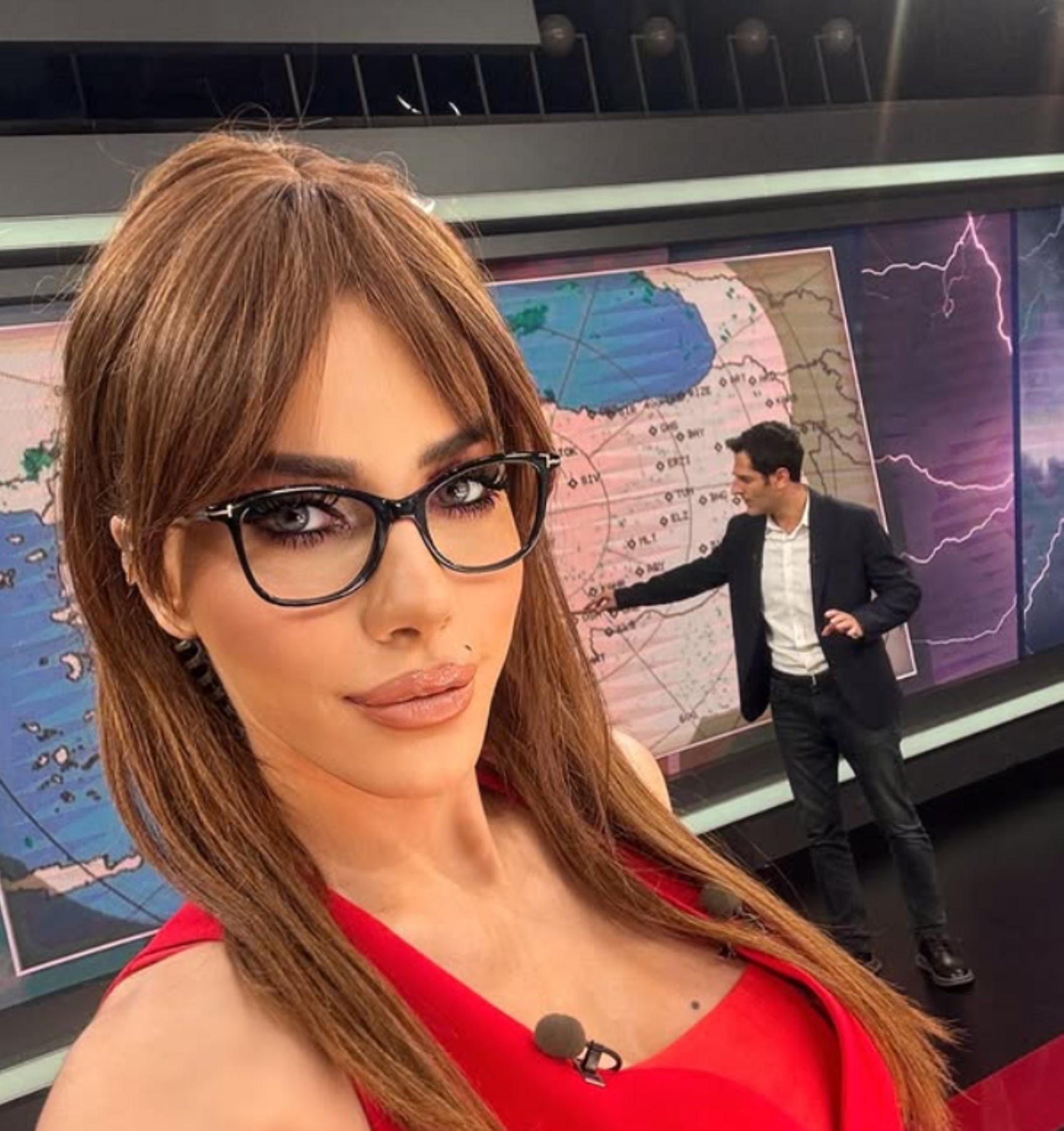 Habertürk spikeri Ela Cebeci, tacizci yüzünden binada mahsur kaldı