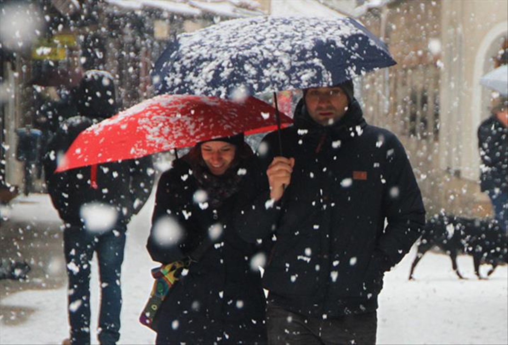 Allerta meteo per 29 province: previsti forti rovesci, neve e tempeste