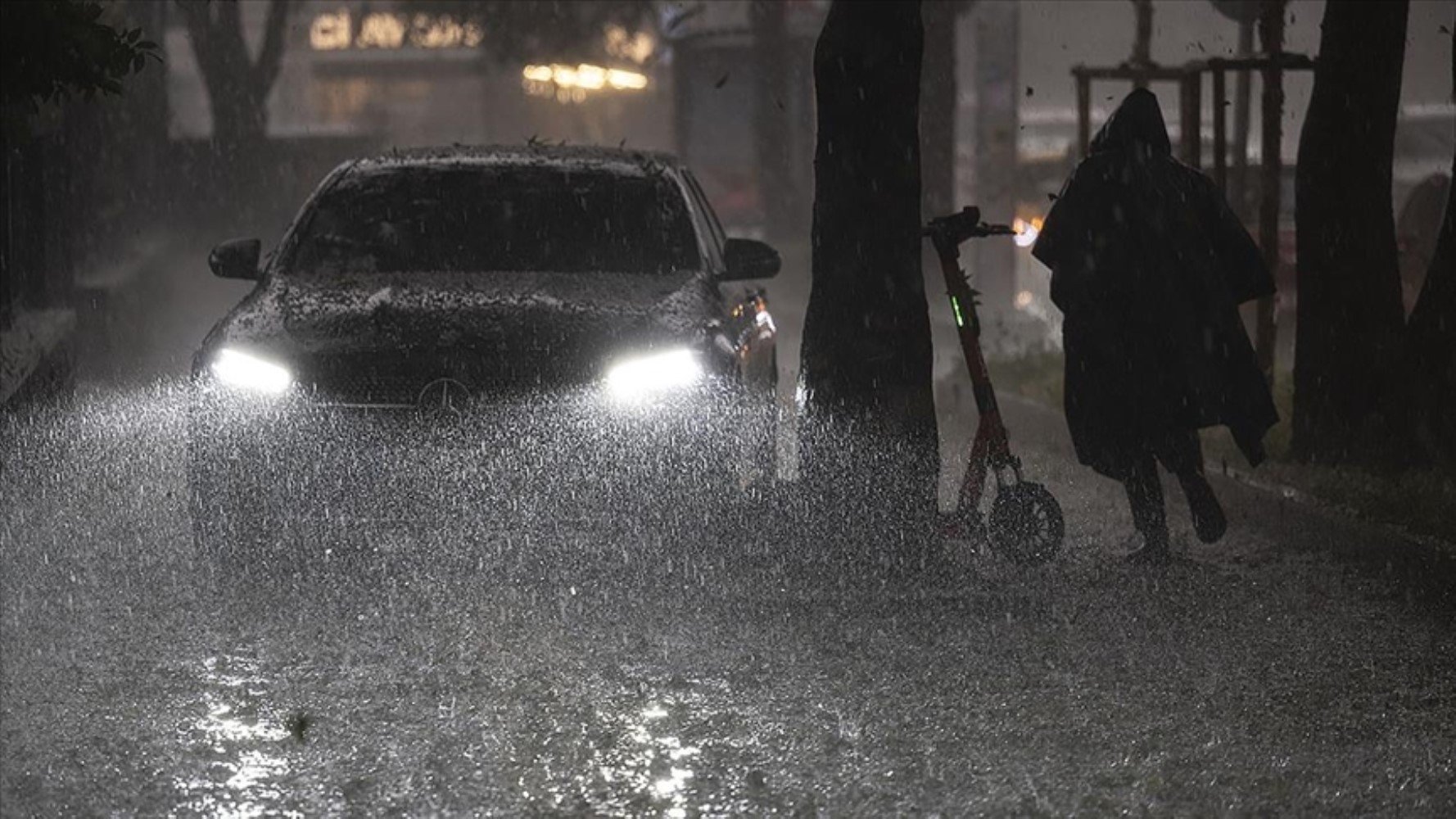 Bugün hava nasıl olacak? Meteoroloji'den 30 kente sarı ve turuncu kodlu uyarı! İşte il il 24 Aralık Salı hava durumu...