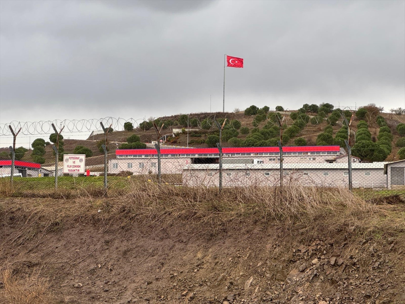 Balıkesir mühimmat fabrikasındaki patlamada dehşet anları: Camlar sallandı, alev topları yükseldi